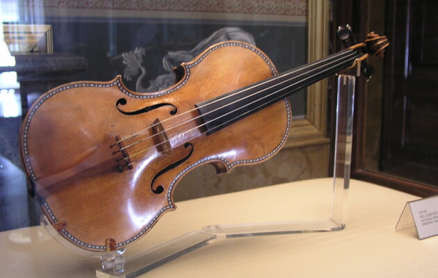 Таємниця звучання скрипок Страдіварі була не в лаку, а в хімічній обробці деревини