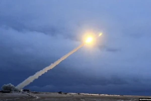 Россия опять готовится запустить ракету “Буревестник” с ядерным двигателем. В 2019 году взрыв при испытаниях разнес радиацию аж до Украины