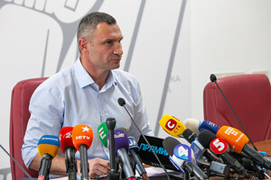 У відповідь на відмову відвідати засідання РНБО Офіс президента порекомендував Кличкові повернутися в реальність 