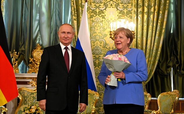 Путин обвинил Украину в подготовке к выходу из «Минска»  и попросил Меркель надавить на Зеленского
