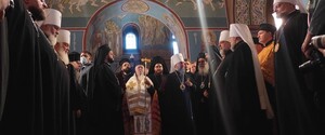 Вселенский Патриарх провел в Михайловском соборе благодарственную молитву