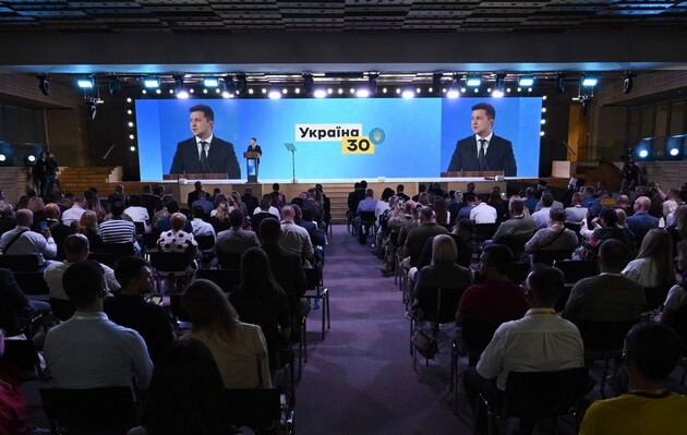 Президент розповів, коли зможе підписати укази про помилування засуджених військовослужбовців