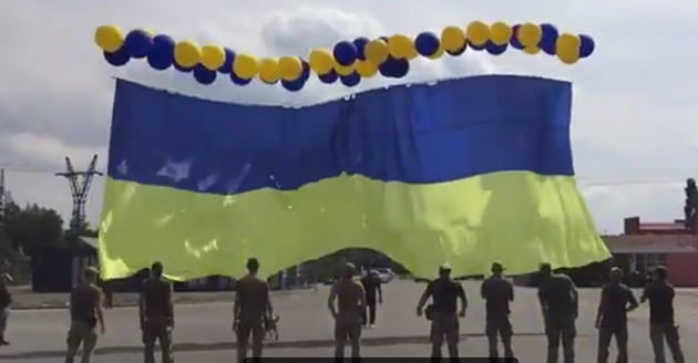 День Незалежності в окупованому Донбасі - У небо здіймалися прапори України 