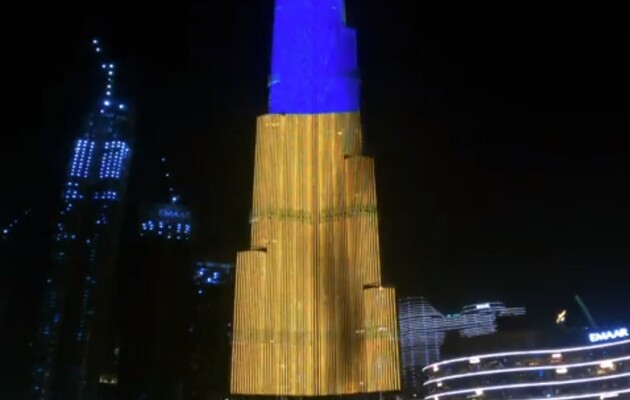 Самый высокий небоскреб в мире подсветили цветами украинского флага