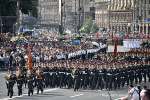 Парад до Дня Незалежності: демонстрація військової потужності України в об'єктиві Василя Артюшенка 