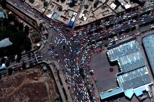 Эвакуация из Кабула на спутниковых снимках: люди отчаянно рвутся покинуть Афганистан