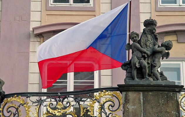 Вакцинованим українцям відкрили в'їзд до Чехії 
