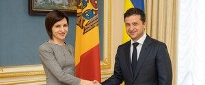 Самолет с Зеленским приземлился в Кишиневе со второго раза