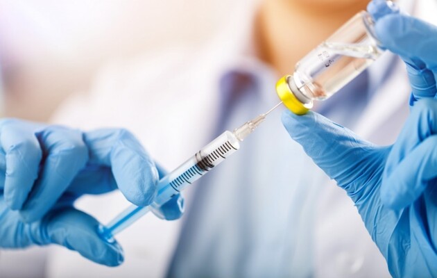 Переконливих підстав для введення рутинної вакцинації проти коронавірусу третьої дозою немає – глава НТГЕІ 