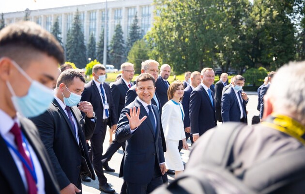 Чаусгейт не перешкода: Зеленський запевнив Санду в непохитності дружніх відносин України і Молдови 