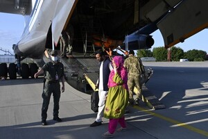 Украина вывезла из Кабула 400 человек — ОП