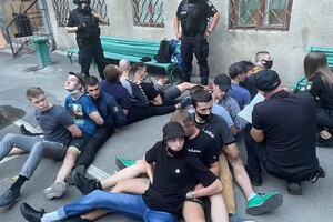 Заворушення на ЛГБТ-прайд у Одесі: щодо 12 підлітків склали адмінпротоколи 