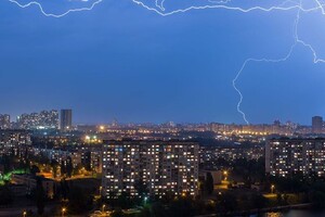 Мощный ливень снова превратил Киев в Венецию 