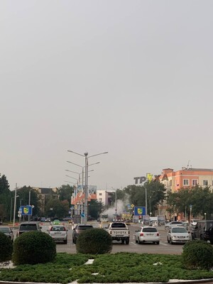 В Харькове после удара молнии загорелся троллейбус 