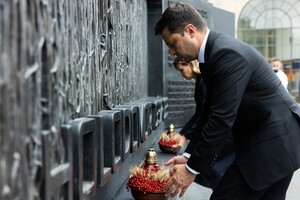 Зеленські у Вашингтоні вшанували пам'ять жертв Голодомору: фоторепортаж 