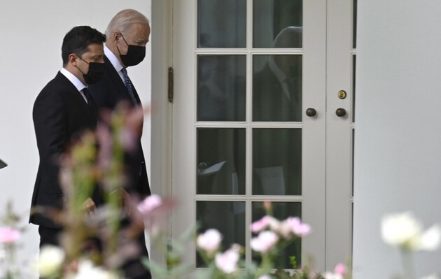  Зеленський розповів про переговори з Байденом