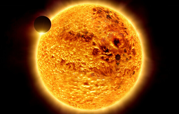 Солнце выбросило в сторону Земли сразу несколько порций раскаленной плазмы