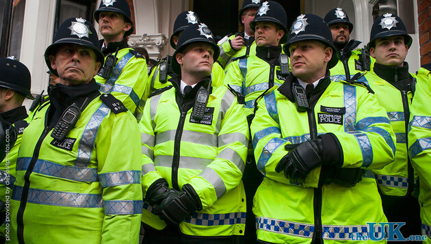 Антівакцинатори поранили чотирьох поліцейських в Лондоні 