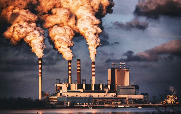 The Guardian: На проекти викопного палива йде більше глобального фінансування, ніж на боротьбу із забрудненням повітря