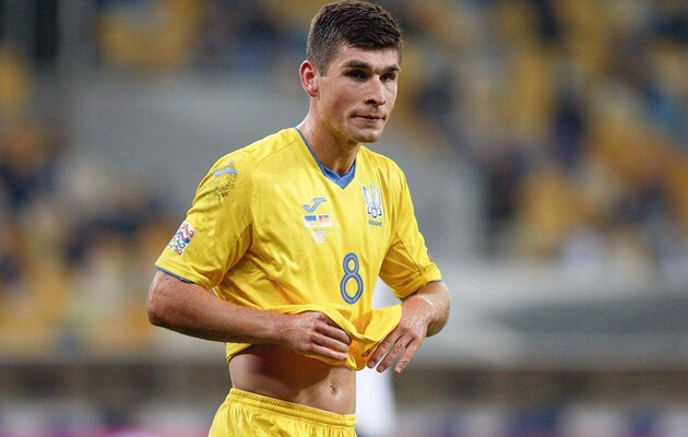 Малиновский не выходил на поле в стартовом составе у Петракова