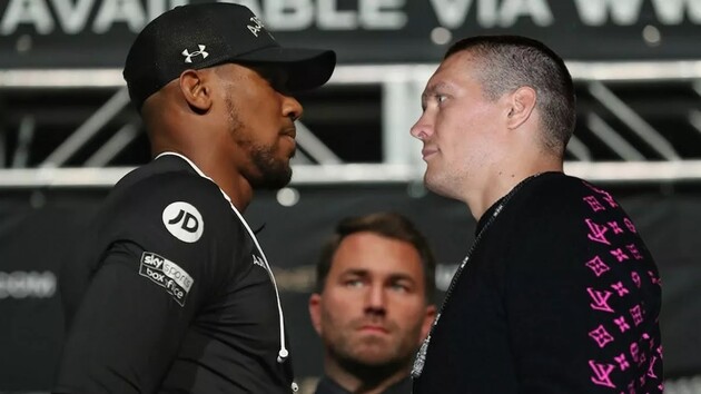 Усик может отобрать у Джошуа его титулы