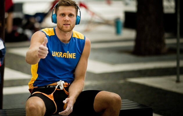 Украинец Болдырев выиграл чемпионат мира по скалолазанию в Москве