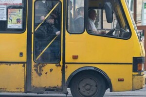 Київські маршрутки почали перевіряти на дотримання нових правил перевезень: список нововведень 