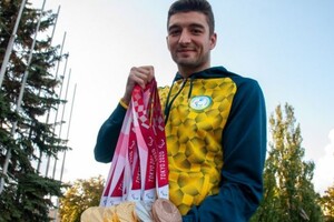 Пятикратный чемпион Паралимпиады в Токио Крипак получил звание Героя Украины