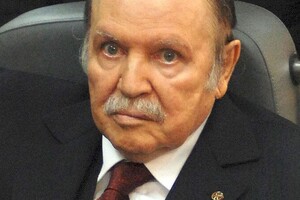 Помер колишній президент Алжиру Абдель-Азіз Бутефліка 