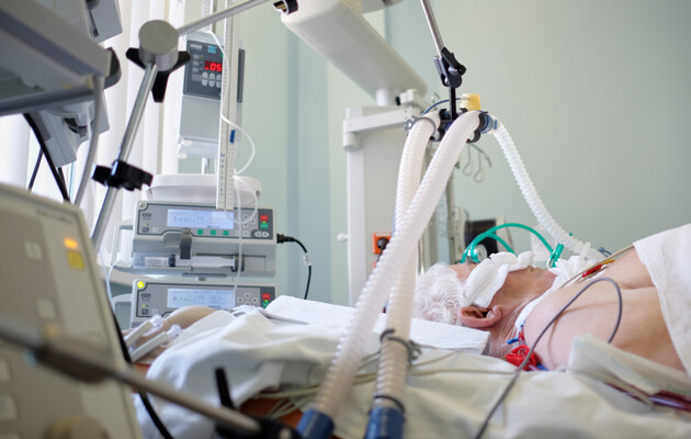 Коронавирус в Украине: госпитализированных за сутки втрое больше, чем выздоровевших 