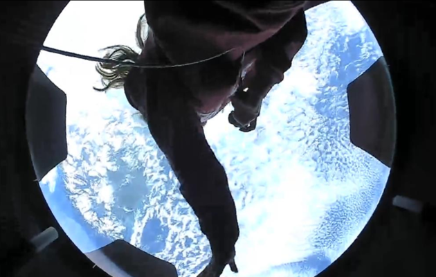 Астронавти показали, як вперше відкрили купол Crew Dragon