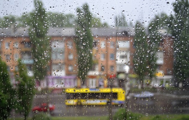 В Україну прийшло потепління, але дощі збережуться 