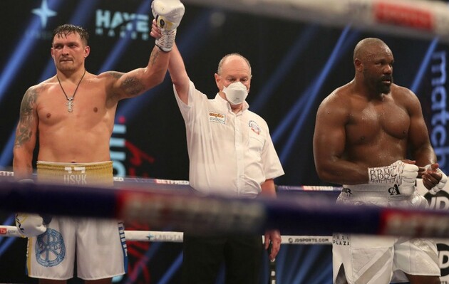 Усик победил Чисору решением судей