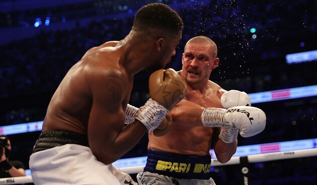 Джошуа потерял чемпионские титулы