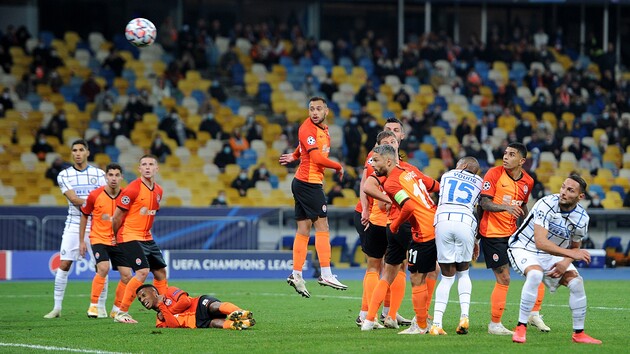 Команды проиграли свои первые матчи в группе