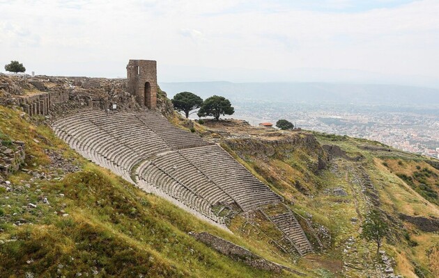 У Пергамському амфітеатрі знайшли "елітні місця"