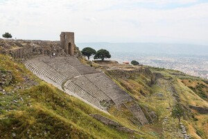 Археологи нашли «VIP-места» в древнем амфитеатре