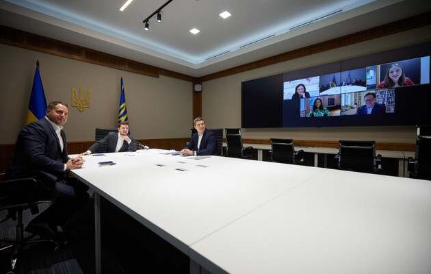 Зеленский предложил Facebook открыть офис в Украине