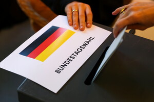 Выборы могли принести новое начало для Германии, но страна застряла в прошлом — NYT