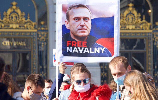 Против Навального в России открыли новое дело за создание организации “с использованием машины времени”