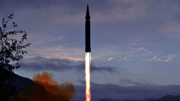 В КНДР впервые испытали новую гиперзвуковую ракету «Хвасон-8»