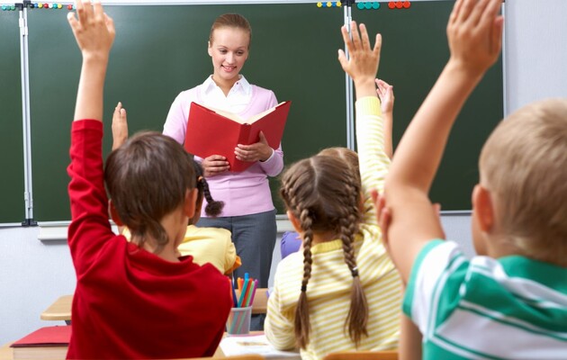 День учителя отмечают в первое воскресенье октября