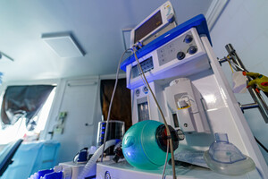 У Дніпрі в реанімації обласної лікарні для хворих на COVID-19 бракує апаратів ШВЛ