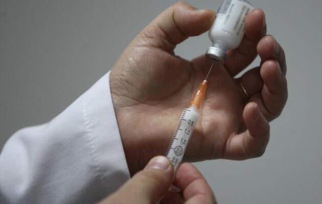 У чотирьох містах України випробують китайську вакцину від коронавірусу