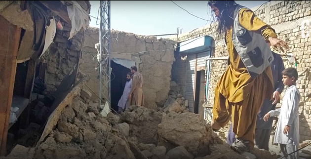 В Пакистане произошло землетрясение, 20 человек погибли - видео 