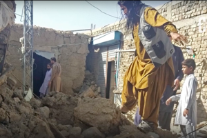 В Пакистане произошло землетрясение, 20 человек погибли - видео 