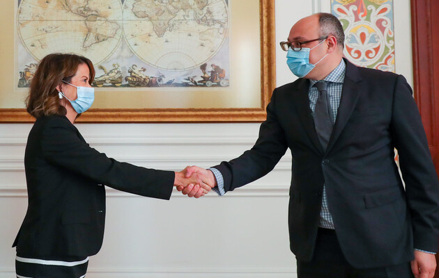 Робін Данніган і Дмитро Сенік