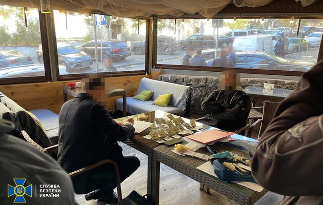 На хабарі затримано голову управління департаменту архбудконтролю КМДА