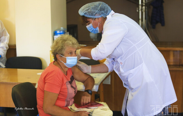 В киевской области пенсионеров будут вакцинировать от коронавируса в отделениях «Укрпочты»