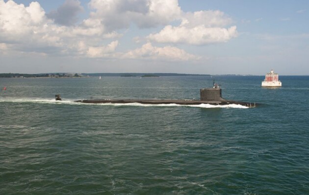 Американський атомний підводний човен зіткнувся з невідомим об'єктом 